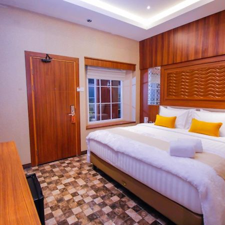 Petit Boutique Hotel Solo Kültér fotó